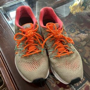 Nike sneakers size 7.5 running shoes